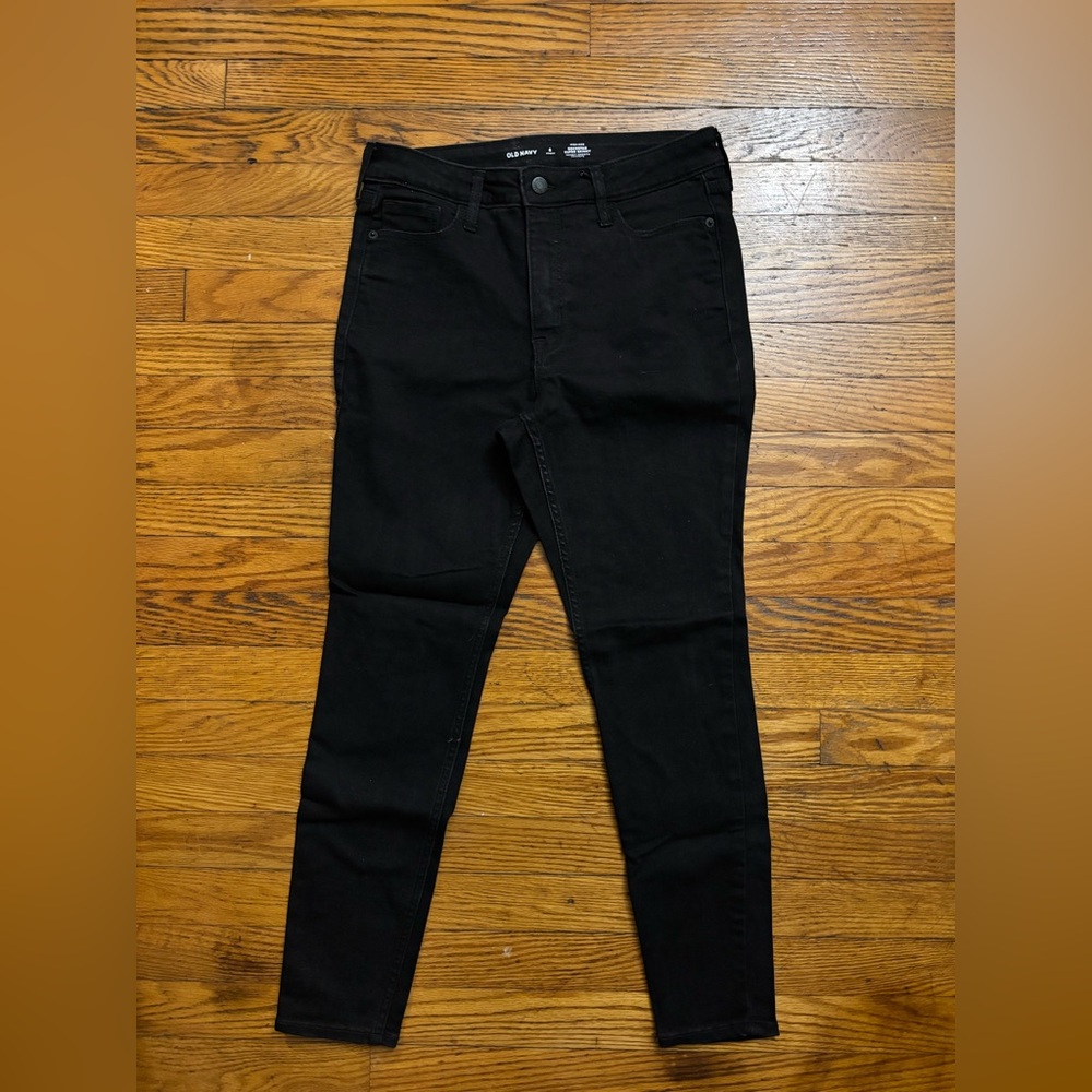 SOLD ❌ Old Navy High-Waisted Rockstar Super-Skinny Jeans - Picture 2 of 4